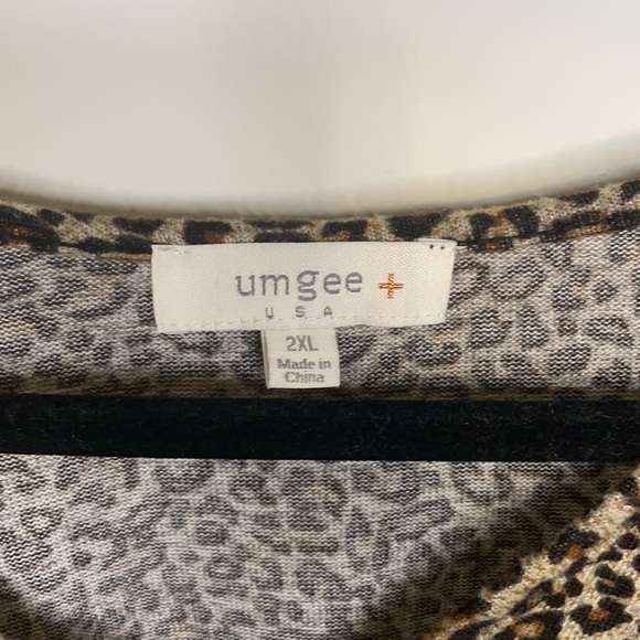 Umgee Animal-Print V-Neck Top w/ Front Gathering - Picture 6 of 12